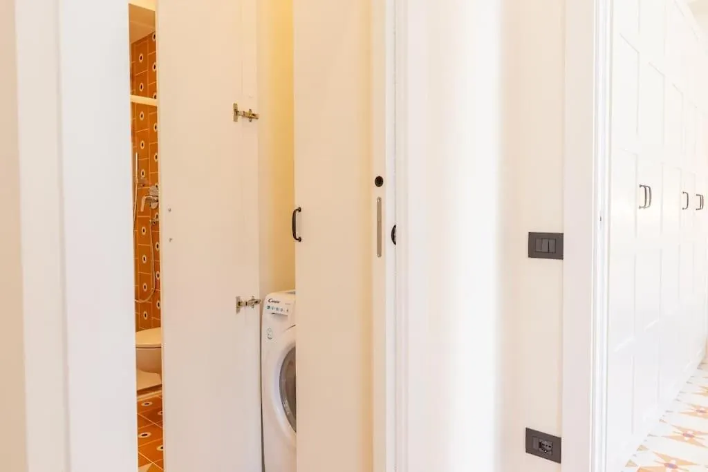 4Fo6 Navigli-Duomo -Yellow Chic Apartment - 밀라노 이탈리아