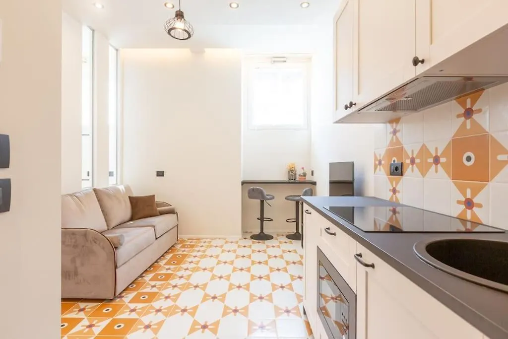 4Fo6 Navigli-Duomo -Yellow Chic Apartment - 밀라노