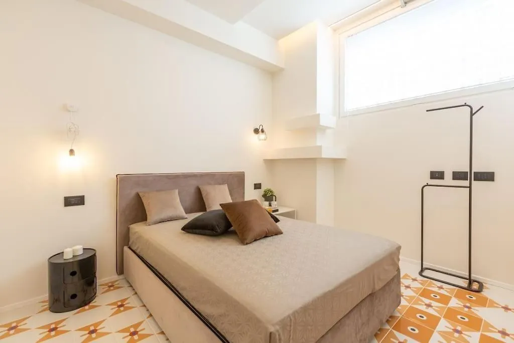 4Fo6 Navigli-Duomo -Yellow Chic Apartment - 밀라노