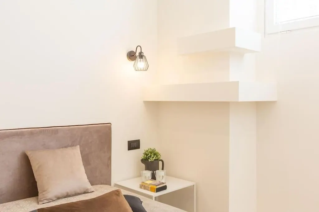 4Fo6 Navigli-Duomo -Yellow Chic Apartment - Milano