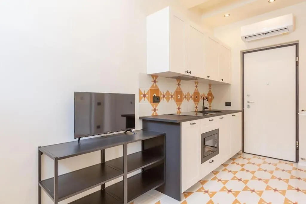 4Fo6 Navigli-Duomo -Yellow Chic Apartment - Milano Italia